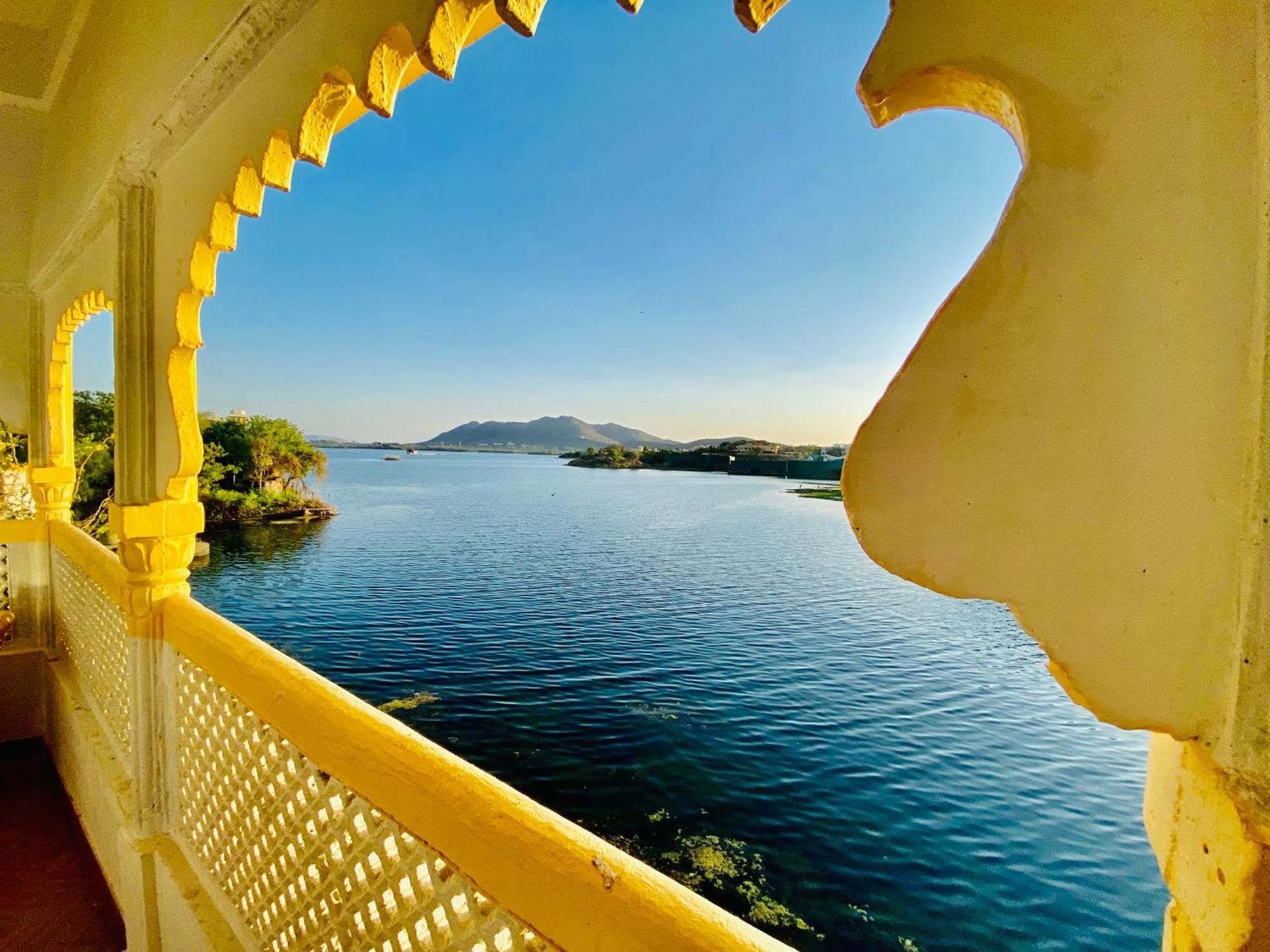 Hotel Vallabh A Lake Facing Balcony Udaipur Luaran gambar