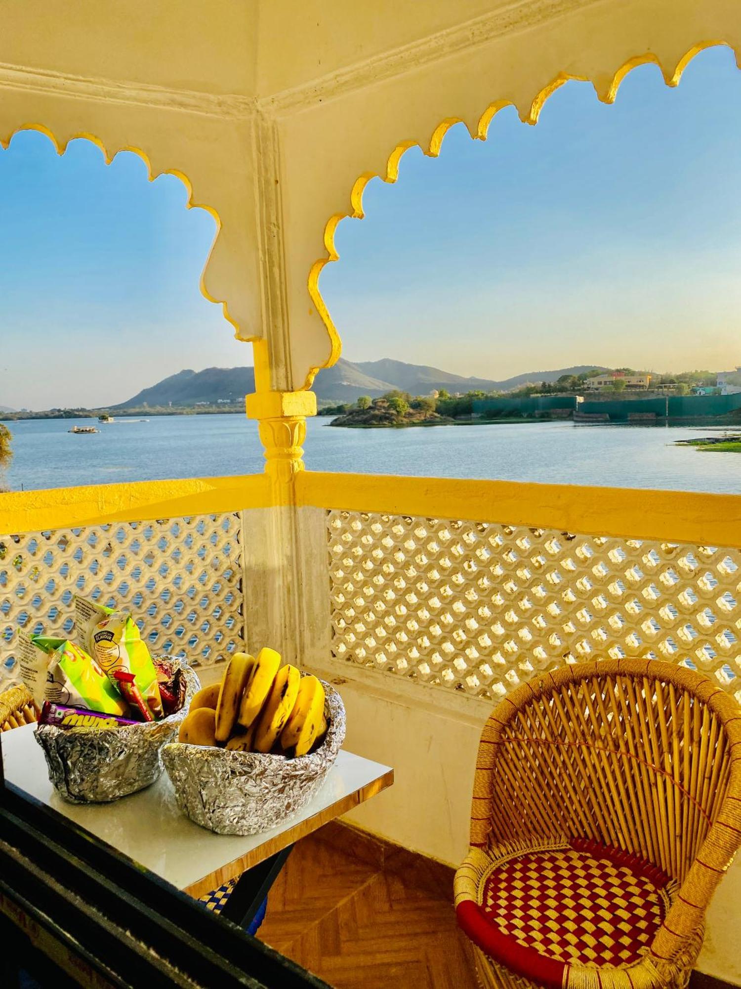 Hotel Vallabh A Lake Facing Balcony Udaipur Luaran gambar